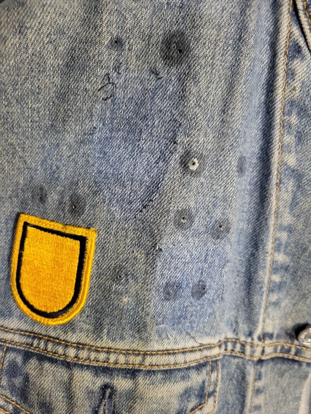 Vintage 80s Levi's 70506 Denium Biker Battle Vest CUT off Patched XL-2XL 26
